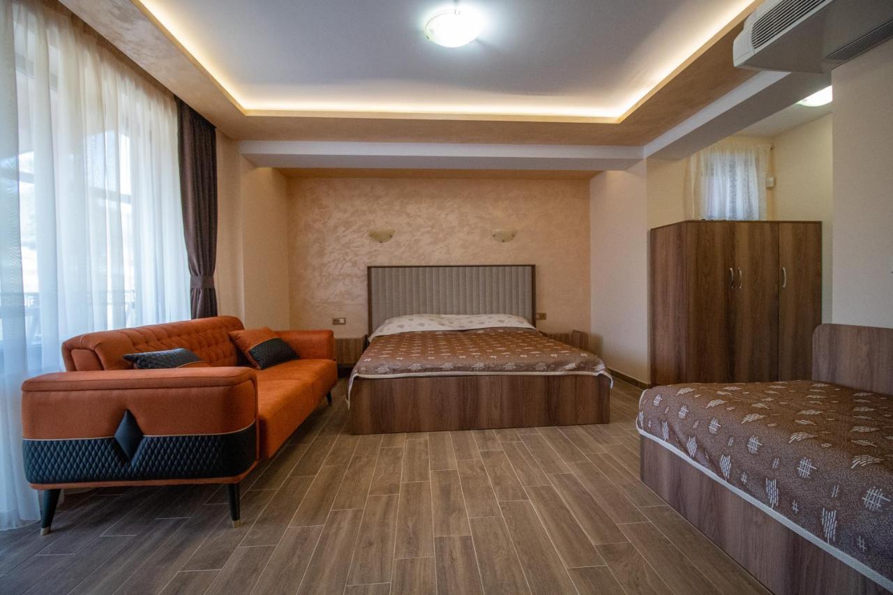 Къщи За Гости Иварос - Доспат Dospat Exterior photo
